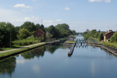 schöne Spiegelung an Schleuse