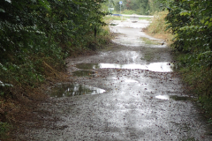 der einsetzende Regen hinterlässt Spuren