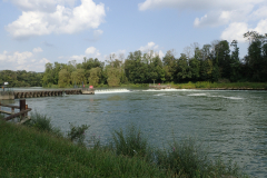 Stauanlage mit Schleuse