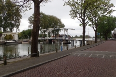 Kleinstadt mit Gracht in den Niederlanden
