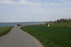 der dänische Fernradweg 6 führt auf Sjælland dicht am Ufer entlang