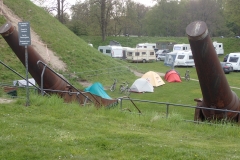 Der Campingplatz auf einer alten Festungsanlage